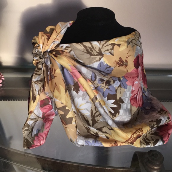 Accessories - Scarf